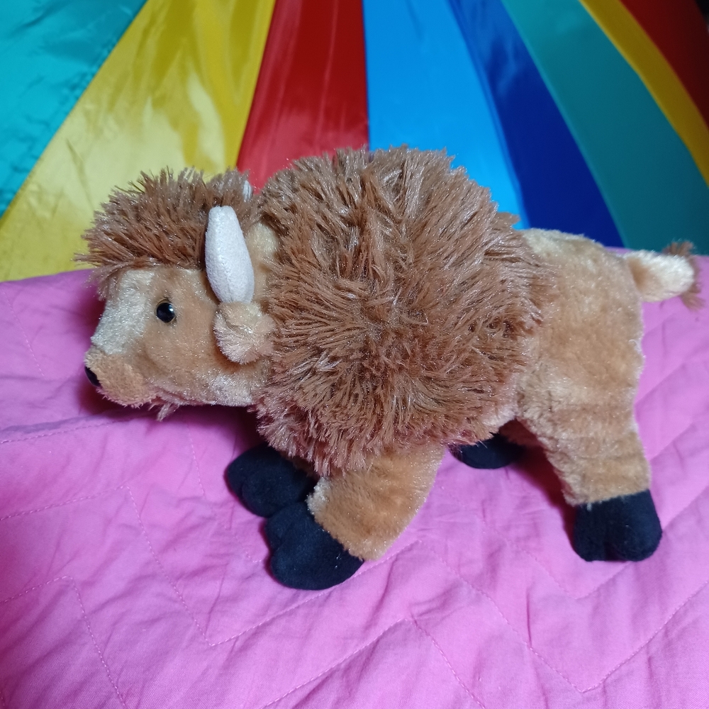 Wisome Bison Plushie - Picture 2 of 6